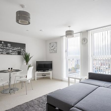 City View Apartment Bedford Exteriör bild